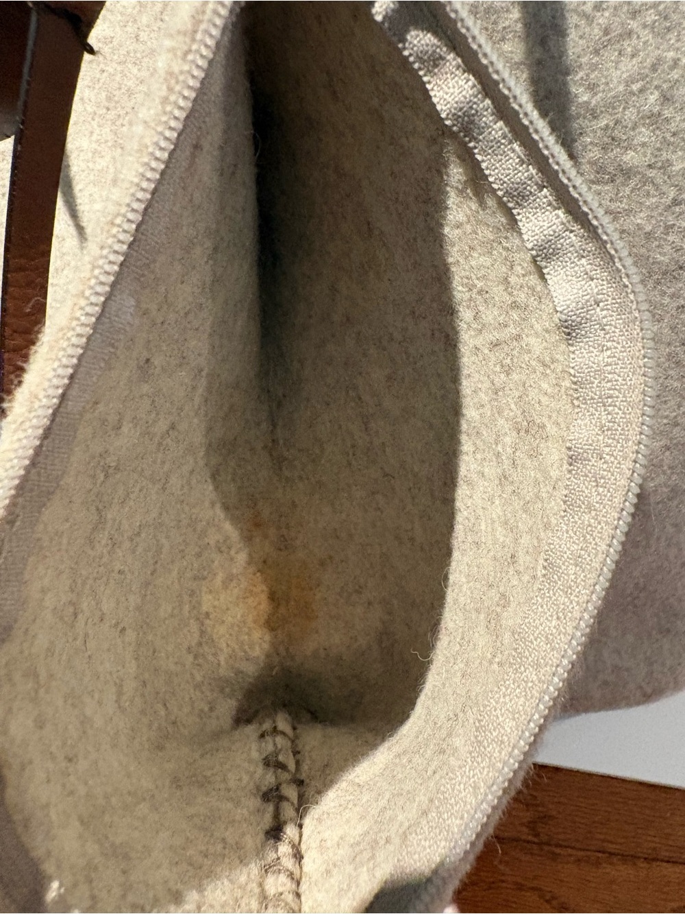 Banana Republic Cream Wool Blend Felt Shoulder Tote with wristlet. Classic! - Picture 10 of 11